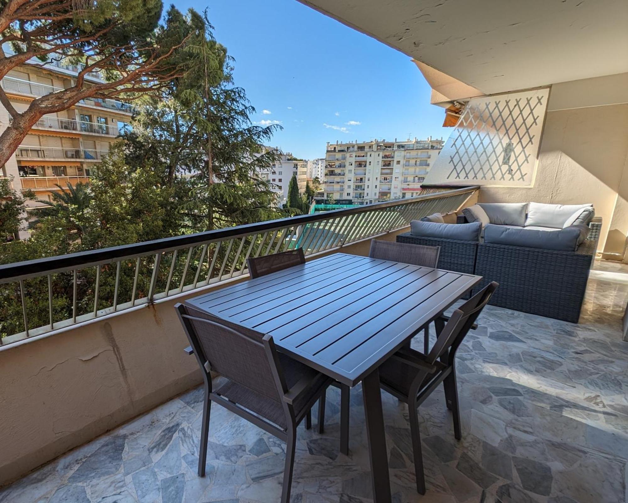 Lacour7 Palmes Dproperties * Cannes